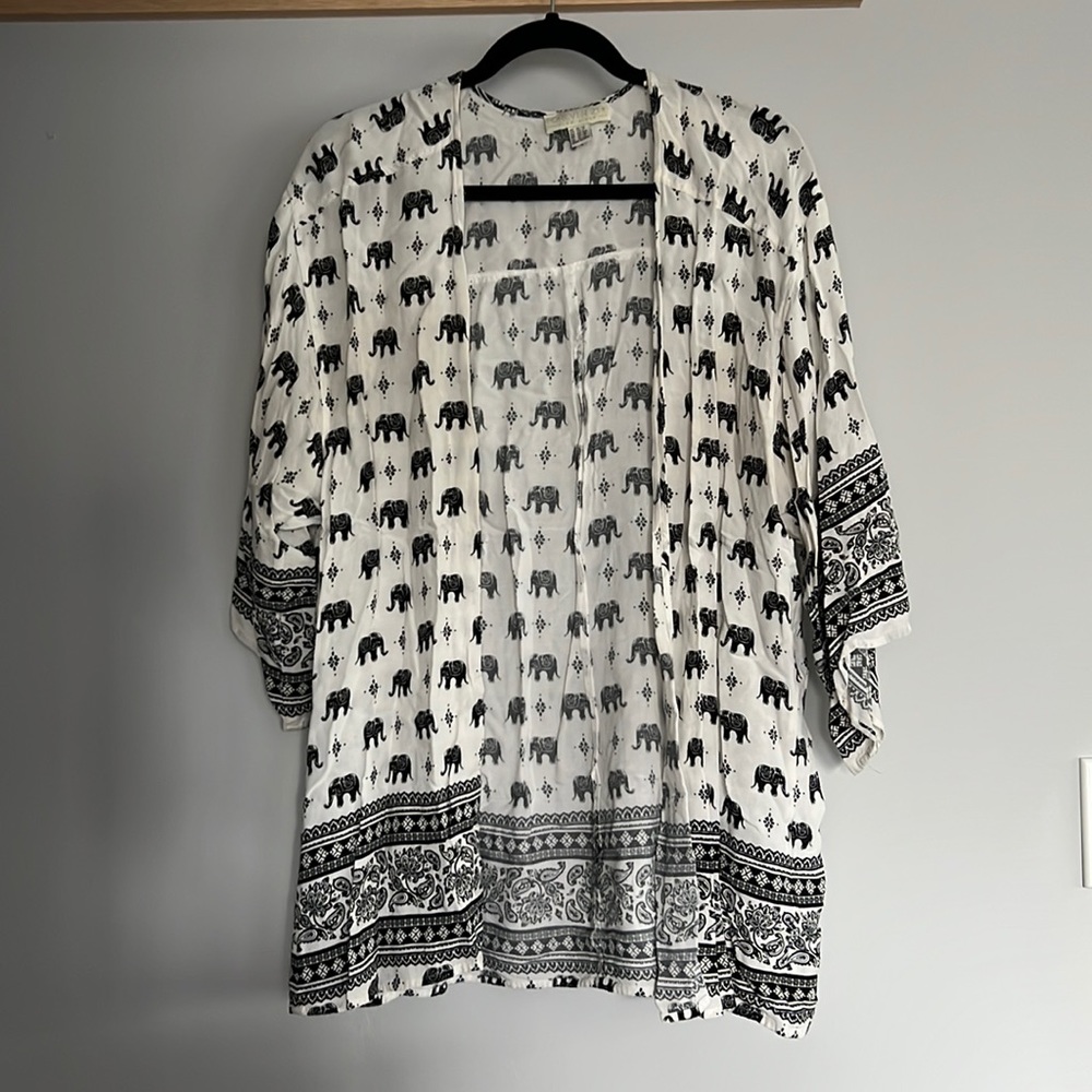 Black and White elephant print Forever 21+ kimono